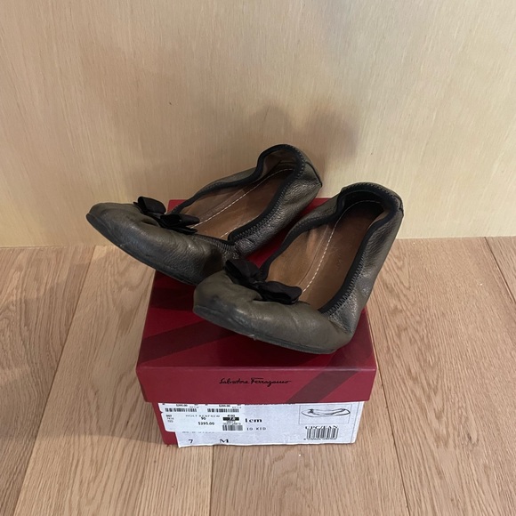 Ferragamo My Joy Leather Flat - Grey - Picture 1 of 5